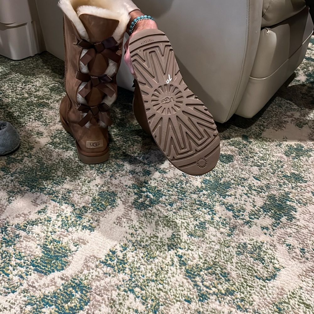Boots - Picture 3 of 3